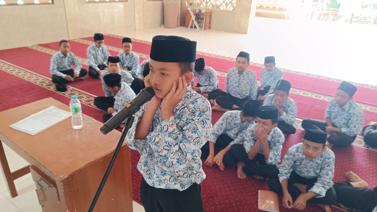 KBM Kamis di Pesantren Al Hilal 1 Cililin, Santri Perkuat Tajwid dan Praktik Ibadah