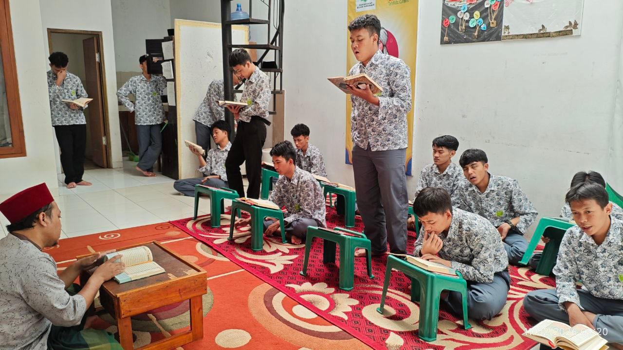 Santri Al Hilal Isi KBM dengan Tahfidz, Kitab, dan Tilawah Al-Qur’an