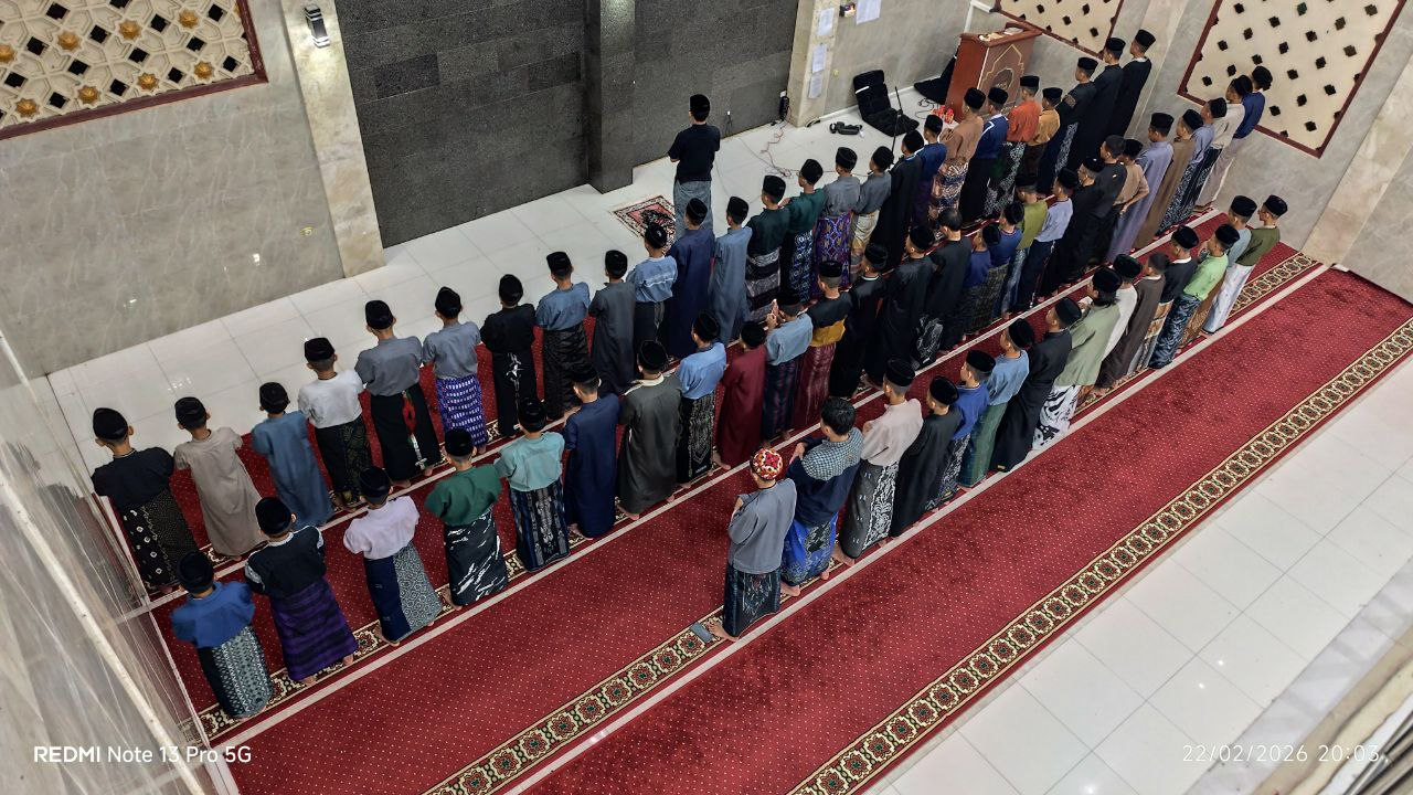 Hangatnya Buka Bersama dan Tarawih di Pesantren Al Hilal