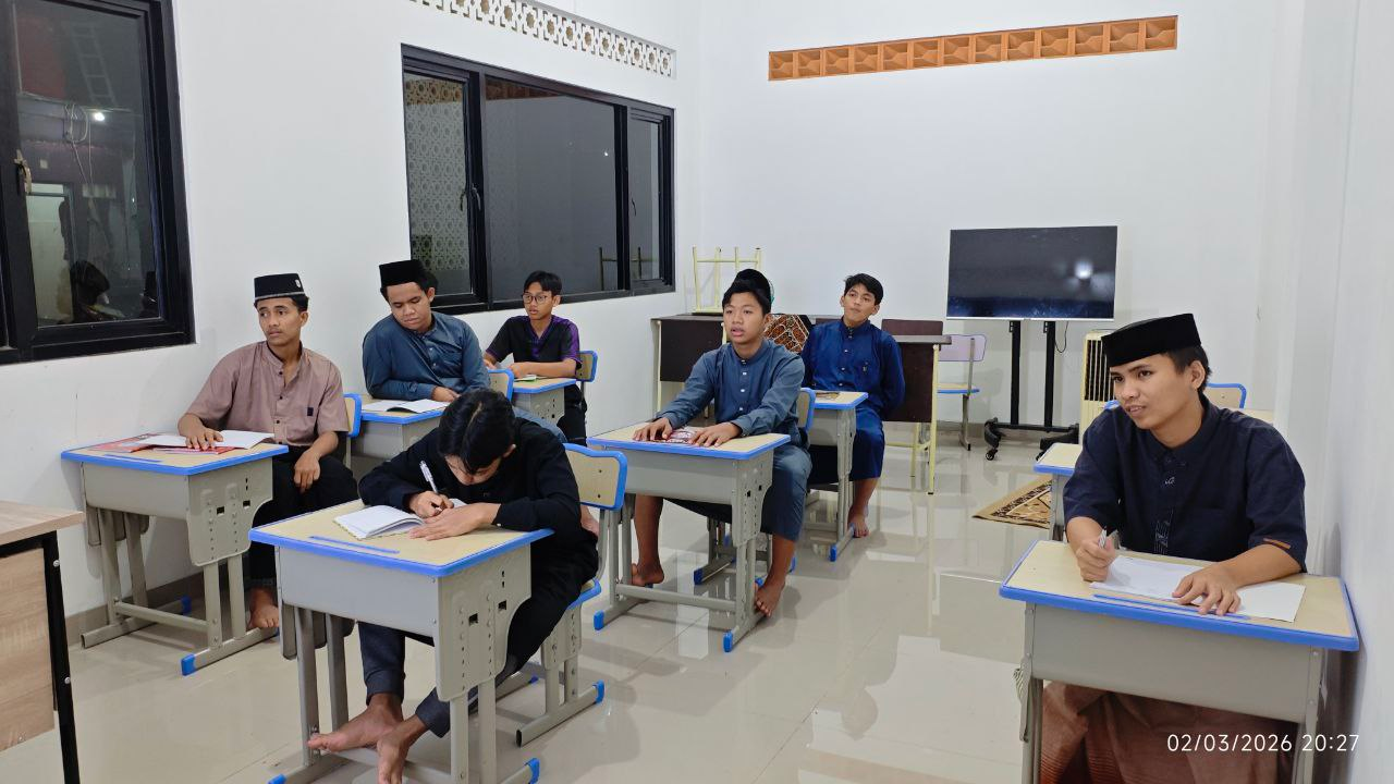 Asah Kemampuan Bahasa Arab dan Inggris dengan Penuh Semangat di Pesantren Al Hilal 2 Cibiru