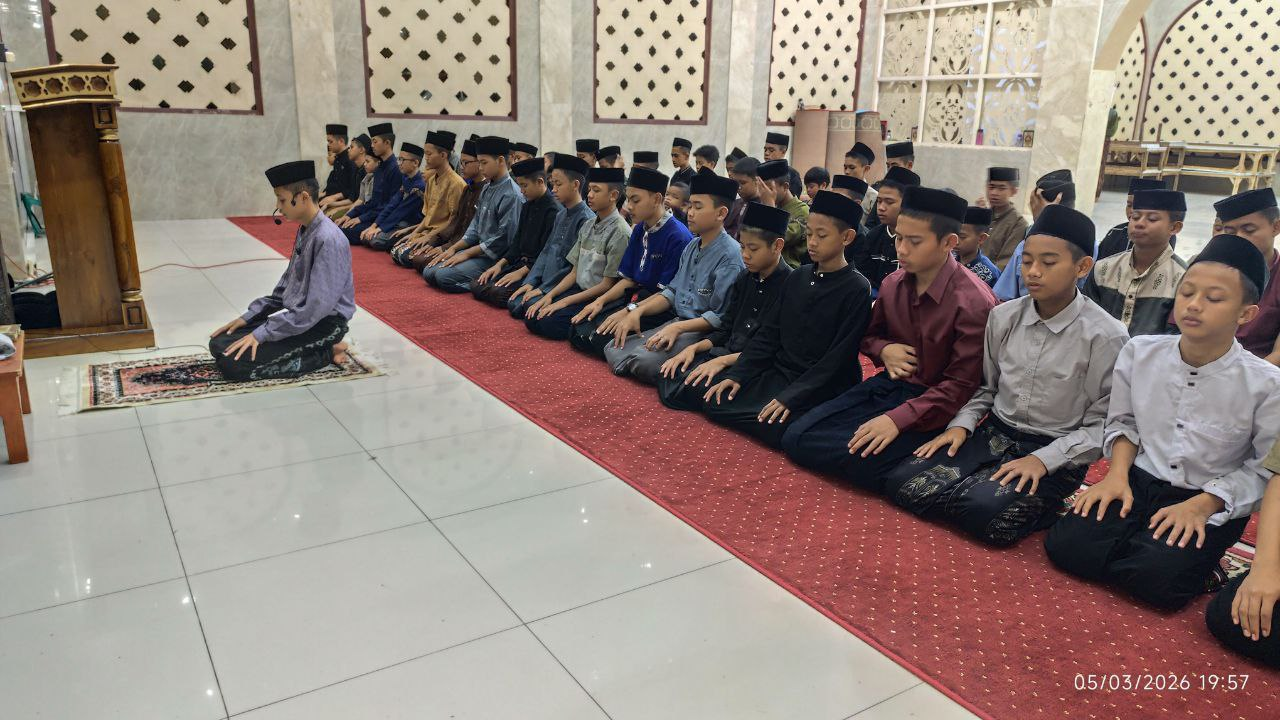 Pesantren al Hilal - Yatim, Tahfidz, Gratis