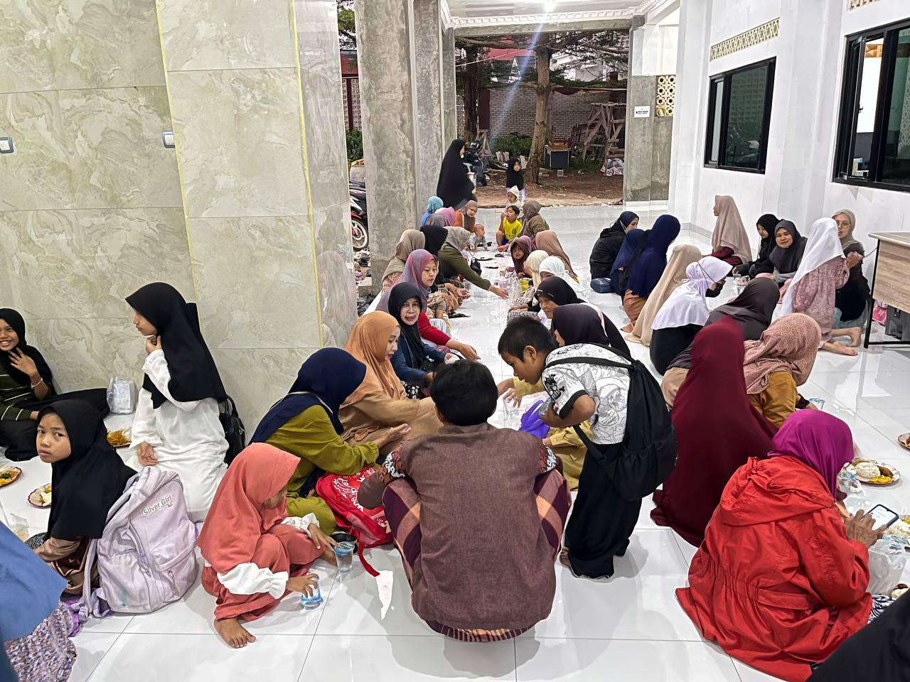 Buka Puasa Akbar Kembali Digelar di Masjid Pesantren Al Hilal 2 Cibiru, Hadirkan 1.000 Paket Buka Puasa