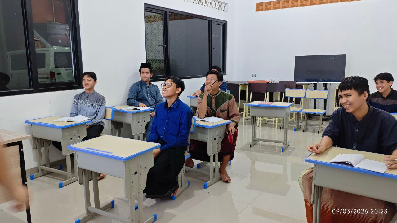 Pesantren al Hilal - Yatim, Tahfidz, Gratis