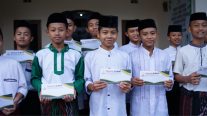 Salurkan Amanah Titipan Orang Baik, Zakat Fitrah dan Fidyah Disalurkan untuk Yatim Dhuafa di Pesantren Al Hilal 1 Cililin