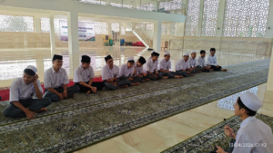 Shalat Dhuha dan Doa Bersama, Awali Hari Sebelum KBM dengan Kebaikan di Pesantren Al Hilal 2 Cibiru
