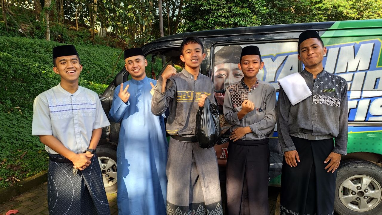 Silaturahmi dan Menjenguk Santri, Ustadz Salman Jenguk Santri Al Hilal yang Menempun Pendidikan di Ponpes Baitul Hidayah