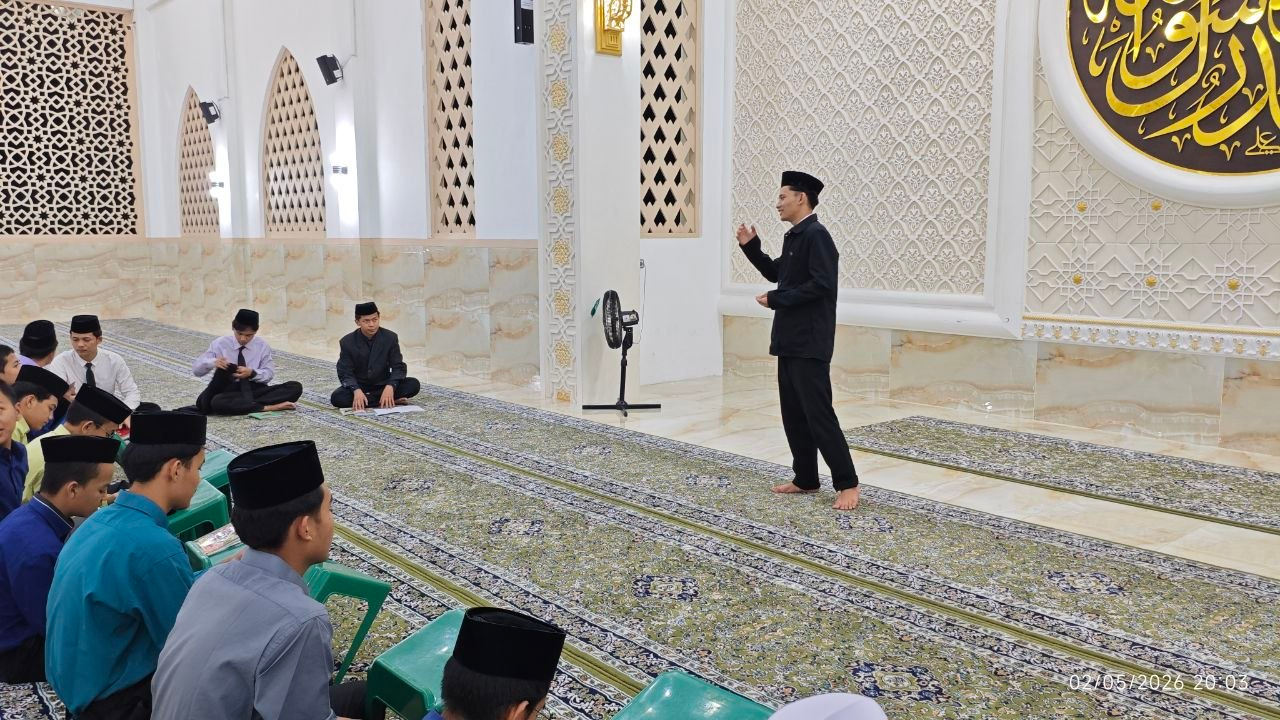 Muhadharah Mingguan Santri, Latih Keberanian dan Dakwah Sejak Dini di Pesantren Al Hilal Cibiru