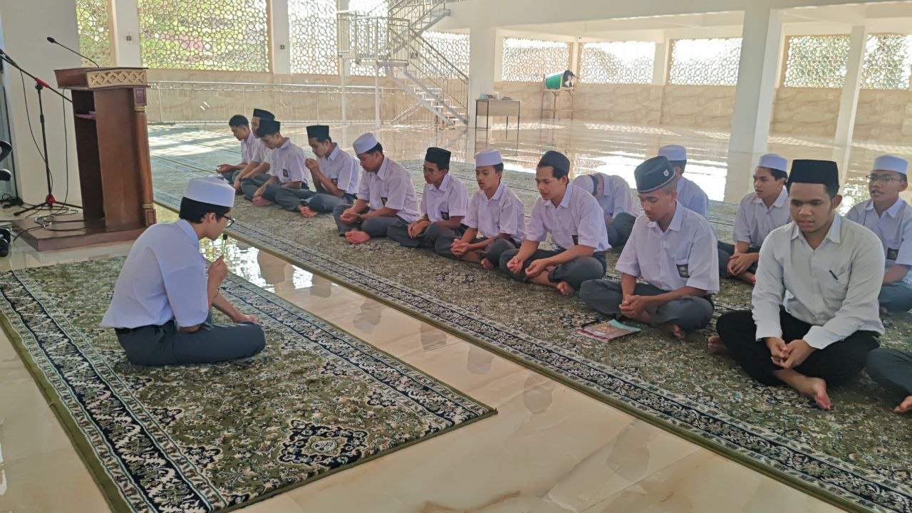 Dari Subuh hingga Menjelang Belajar, Santri Pesantren Al Hilal Isi Hari dengan Ibadah dan Ilmu