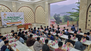 Menanti Berbuka dengan Lantunan Ayat Al Qur’an di Pesantren Al Hilal 1 Cililin