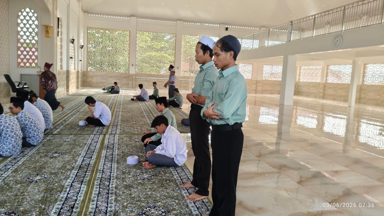 Pesantren al Hilal - Yatim, Tahfidz, Gratis