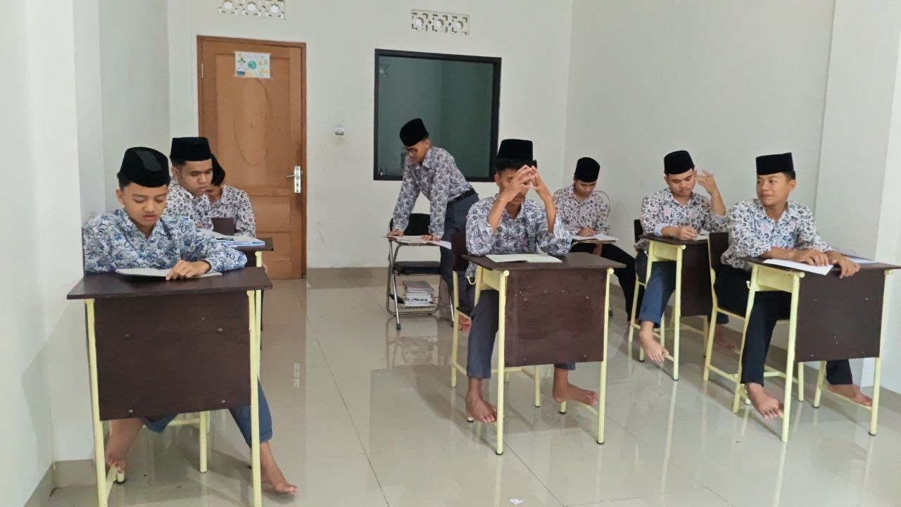 Belajar Ushul Fiqih, Santri Al Hilal 2 Cibiru Belajar Memahami Dasar Penetapan Hukum Islam