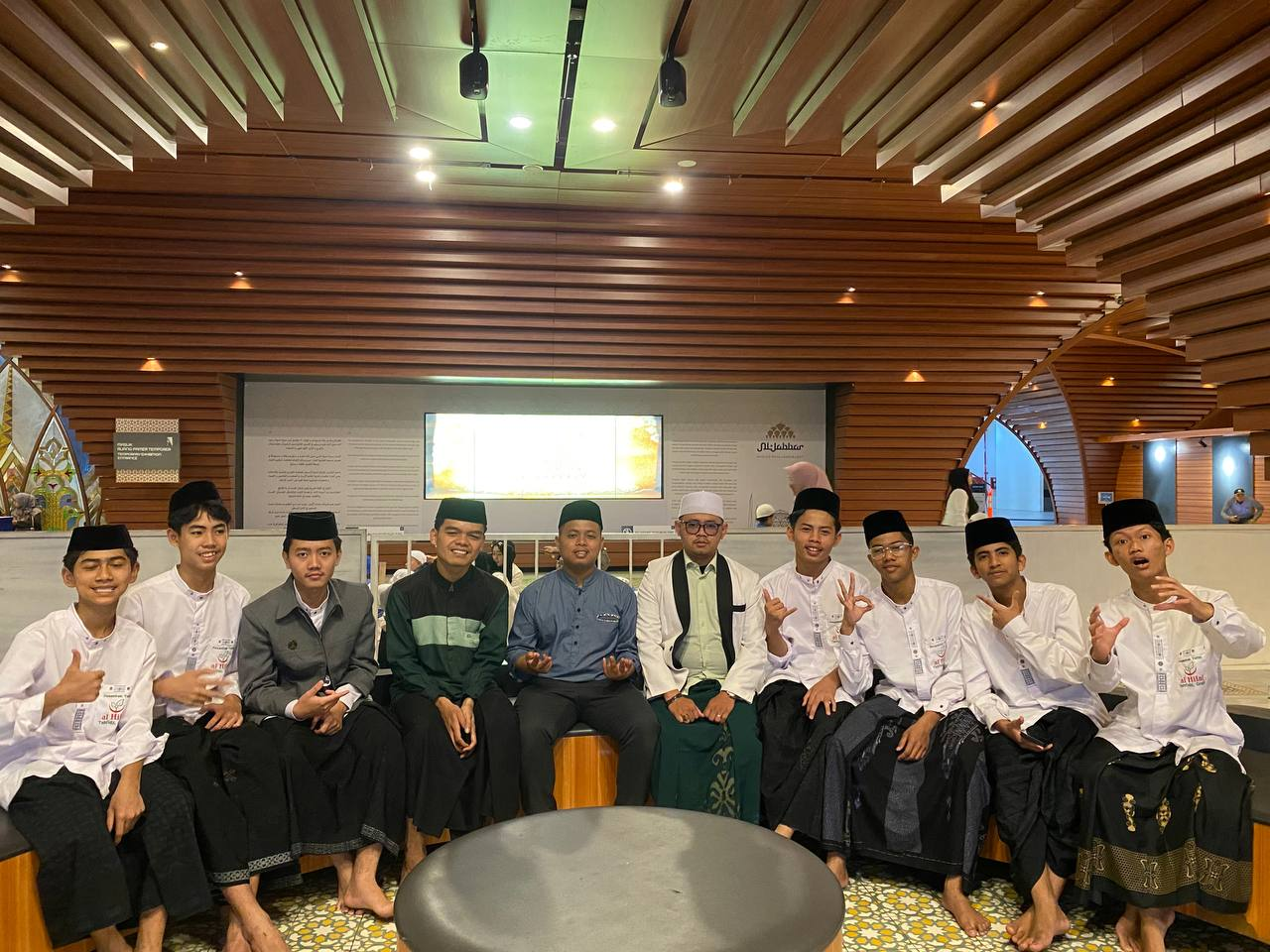 Santri Al Hilal 2 Cibiru Hadiri Peringatan Hari Santri di Masjid Al Jabbar, Sekaligus Wisata Edukasi