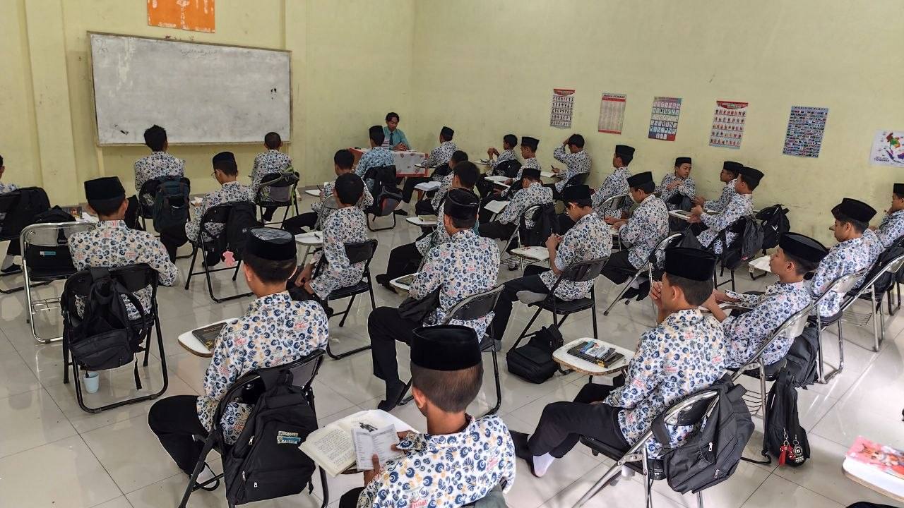 KBM di Pesantren Al Hilal 1 Cililin, Semangat Menimba Ilmu Agamis dan Akademis